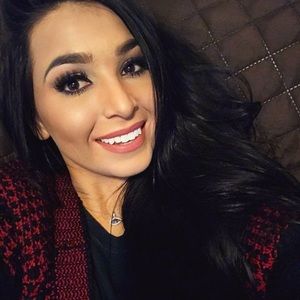 Meet your Posher, Stephanie